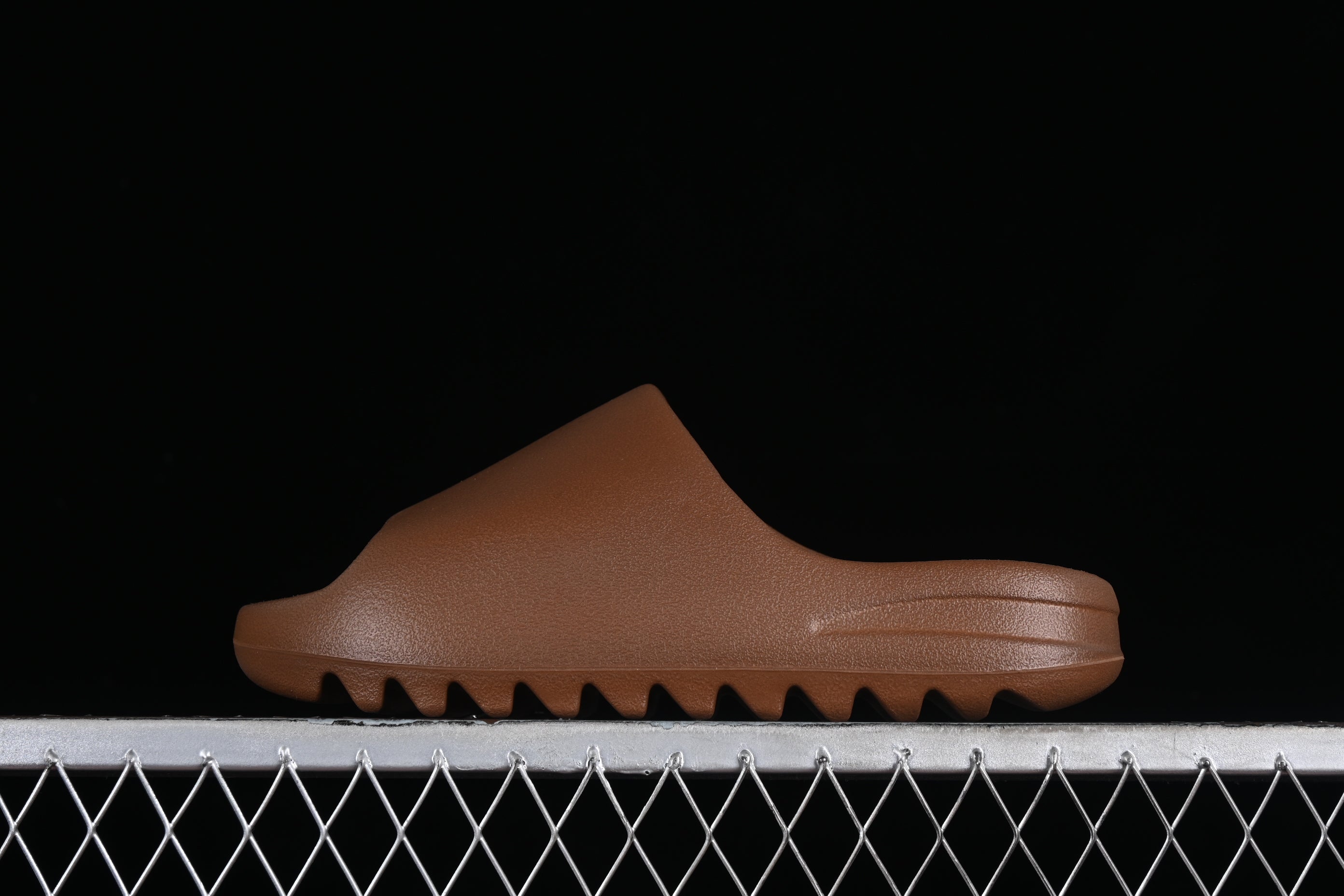 adidasUnisex Yeezy Slide - Flax