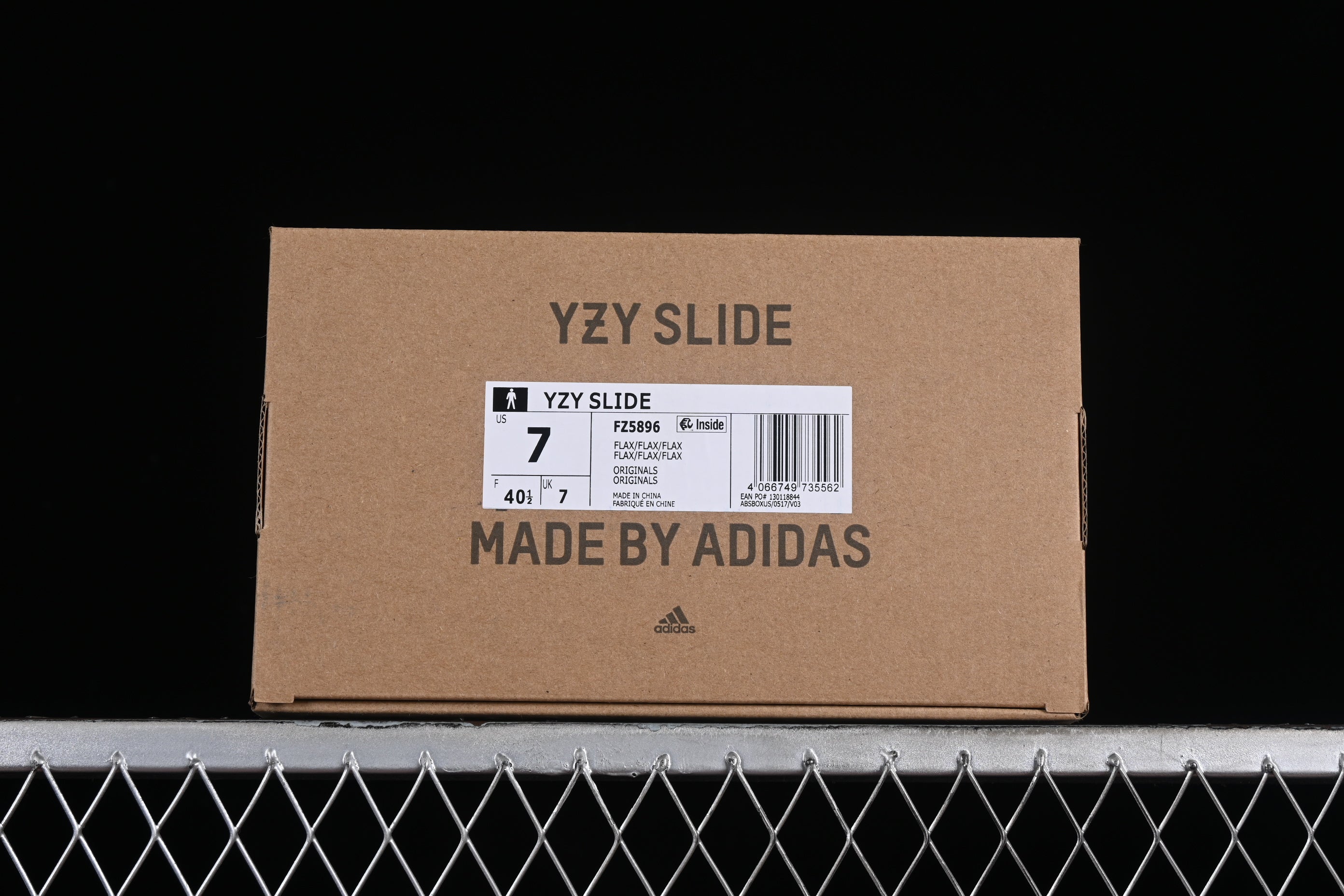 adidasUnisex Yeezy Slide - Flax