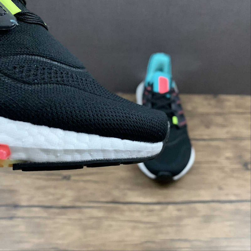 adidasUnisex UltraBoost 22 Light - Mint Rust