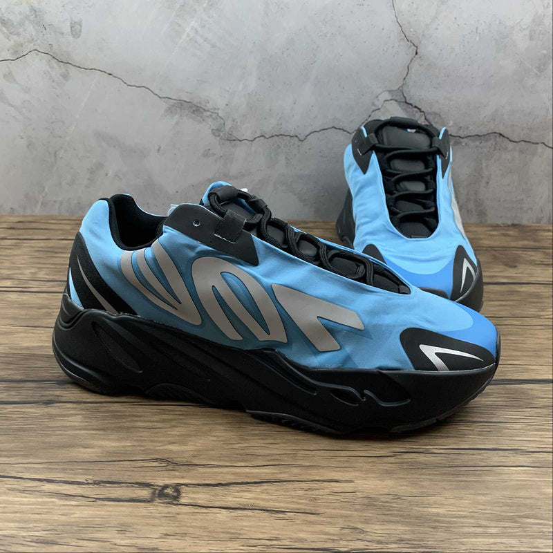 adidasUnisex Yeezy Boost 700 MNVN - Bright Cyan