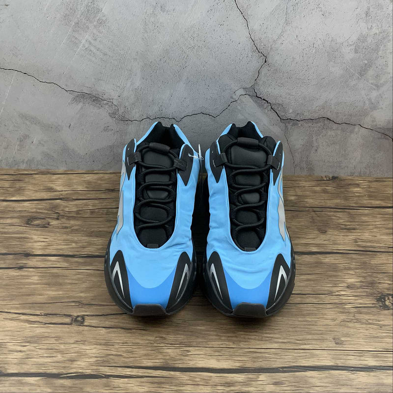 adidasUnisex Yeezy Boost 700 MNVN - Bright Cyan