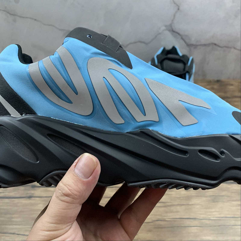 adidasUnisex Yeezy Boost 700 MNVN - Bright Cyan