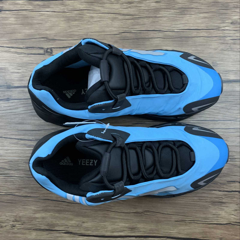 adidasUnisex Yeezy Boost 700 MNVN - Bright Cyan