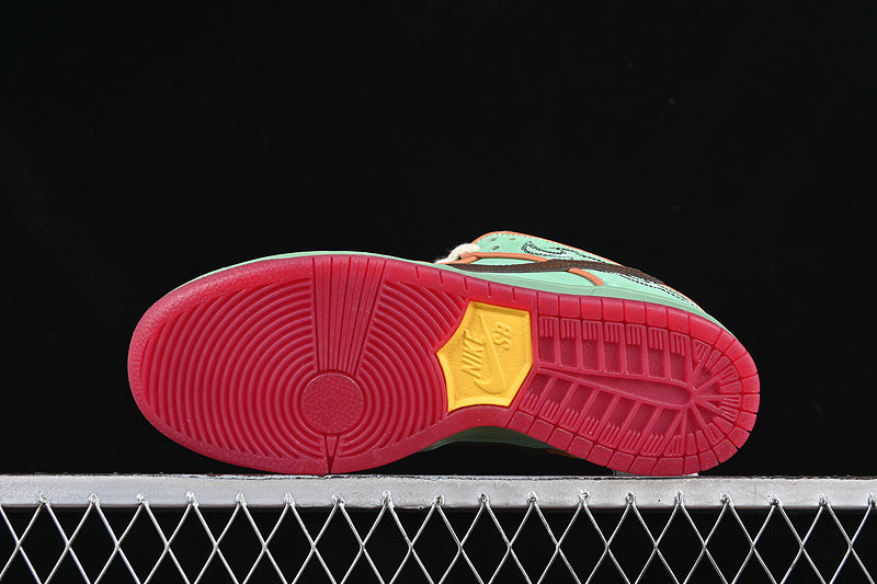 NikeUnisex SB Dunk Low - Rodeo Tourmaline