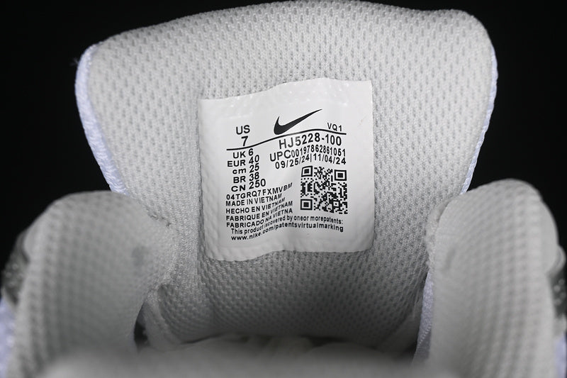 Nike V5 RNR - White Malachite