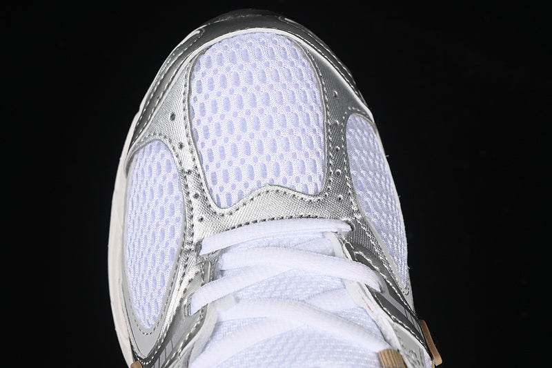 NikeUnisex V5 RNR - Beige Metallic