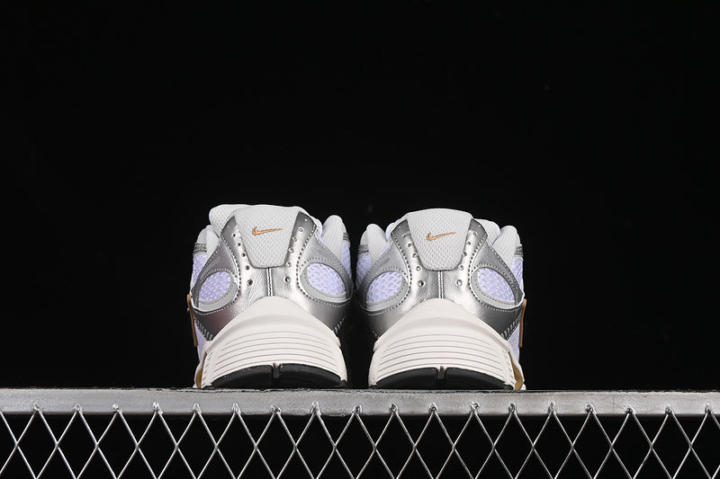 NikeUnisex V5 RNR - Beige Metallic
