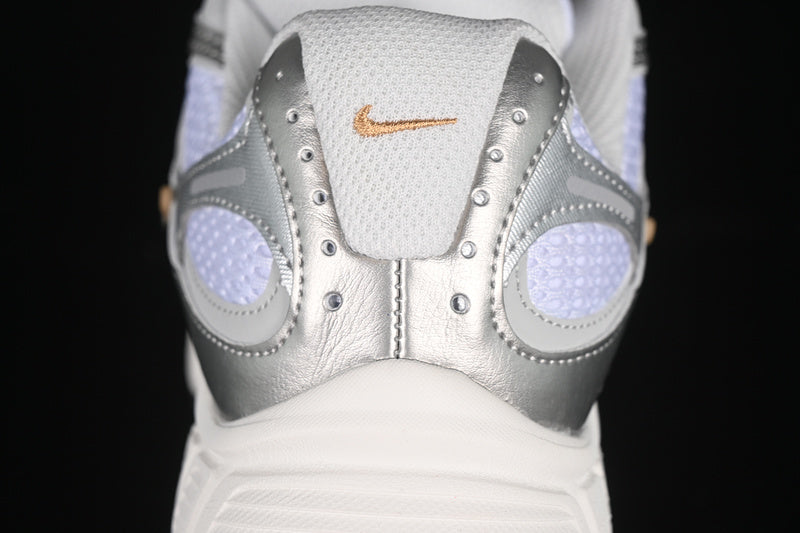 NikeUnisex V5 RNR - Beige Metallic