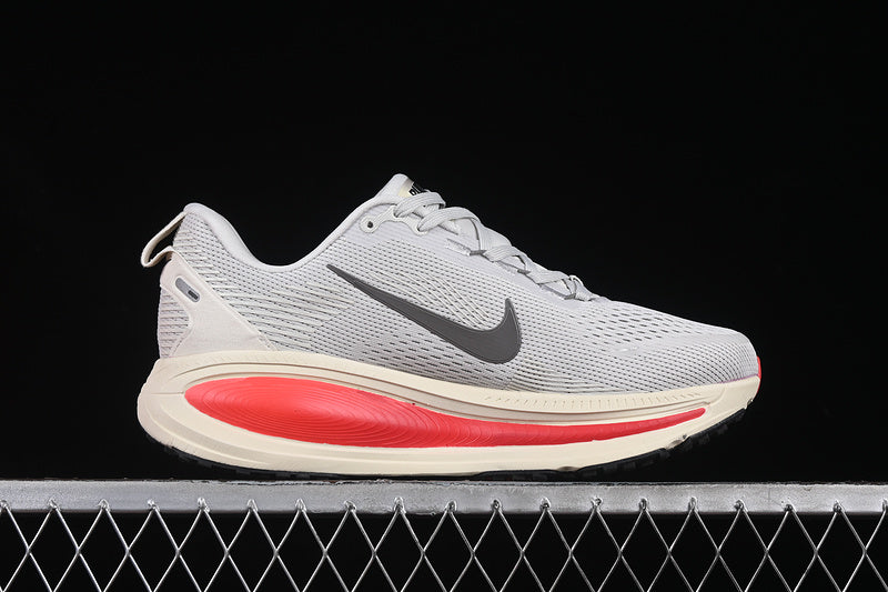 NikeUnisex Vomero 18 - Siren Red