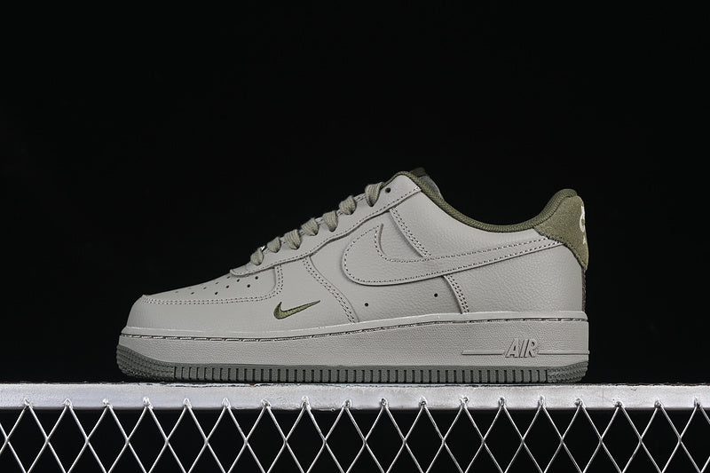 NikeUnisex Air Force 1 AF1 Low "07 LV8 - Army Khaki