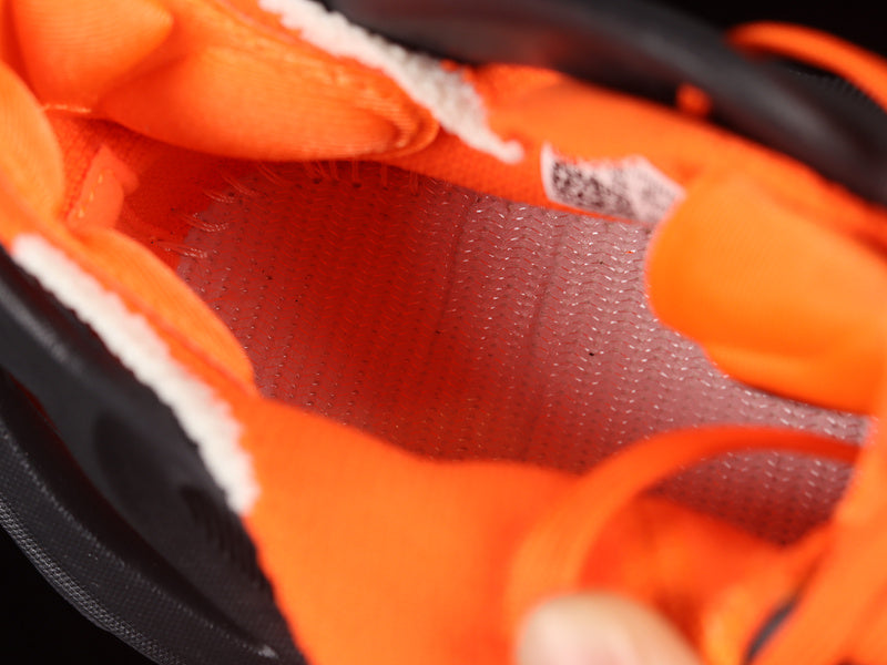adidasUnisex adifom Q - Black/Orange
