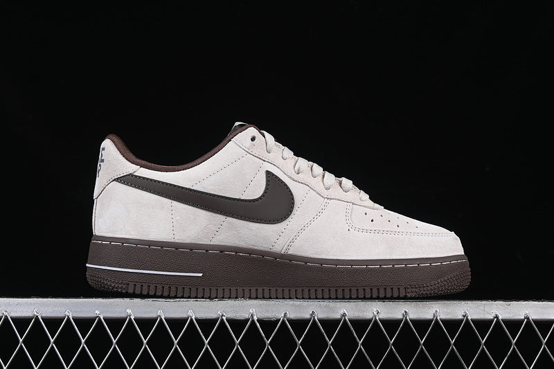 NikeUnisex Air Force 1 AF1 '07 - Orewood Brown