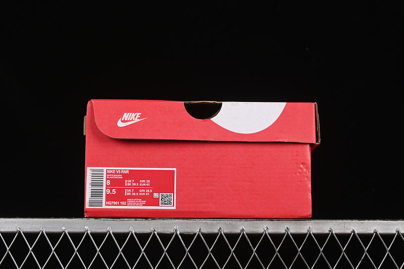 NikeUnisex V5 RNR - Sail Fauna Brown