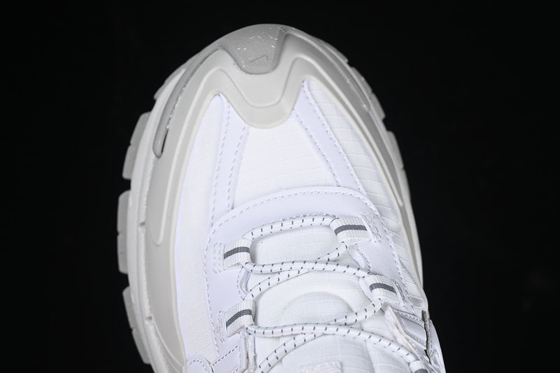 NikeUnisex Zoom Vomero 2 Roam - Light Bone