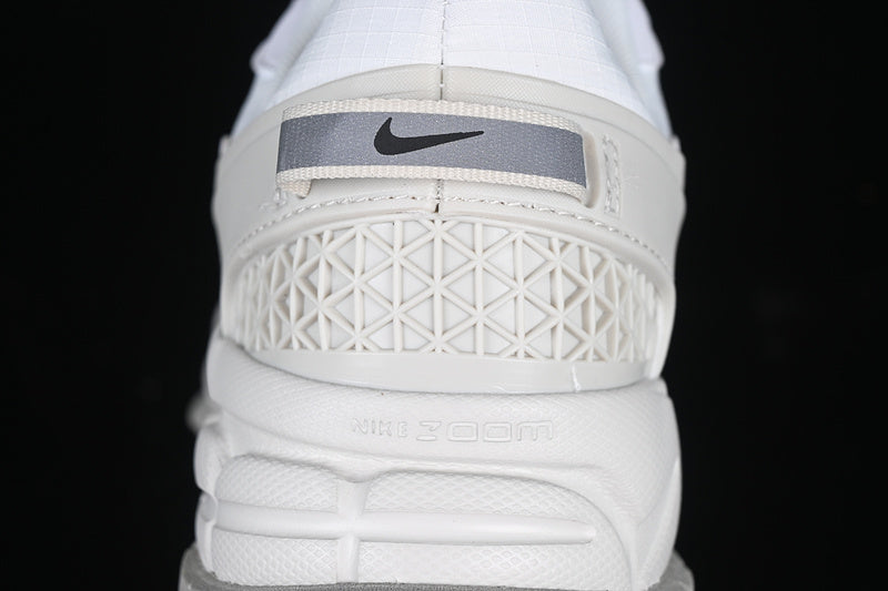 NikeUnisex Zoom Vomero 2 Roam - Light Bone
