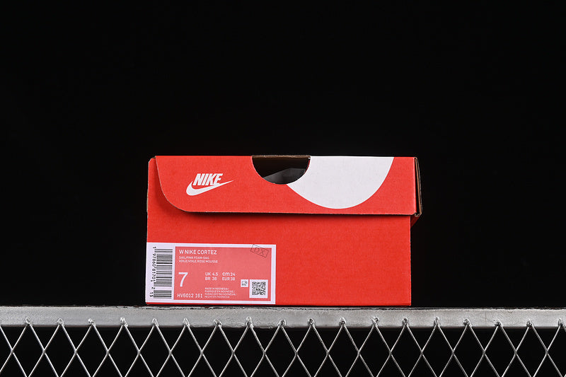 NikeUnisex Classic Cortez - Valentine's Day