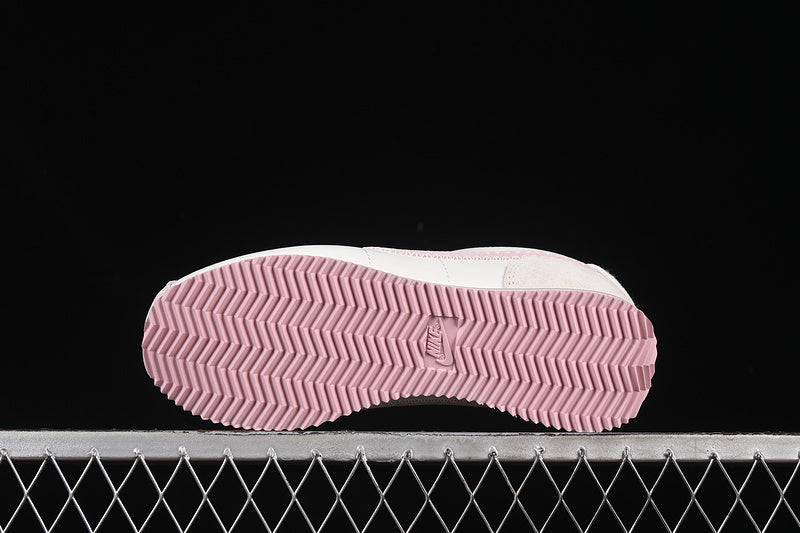 NikeUnisex Classic Cortez - Valentine's Day
