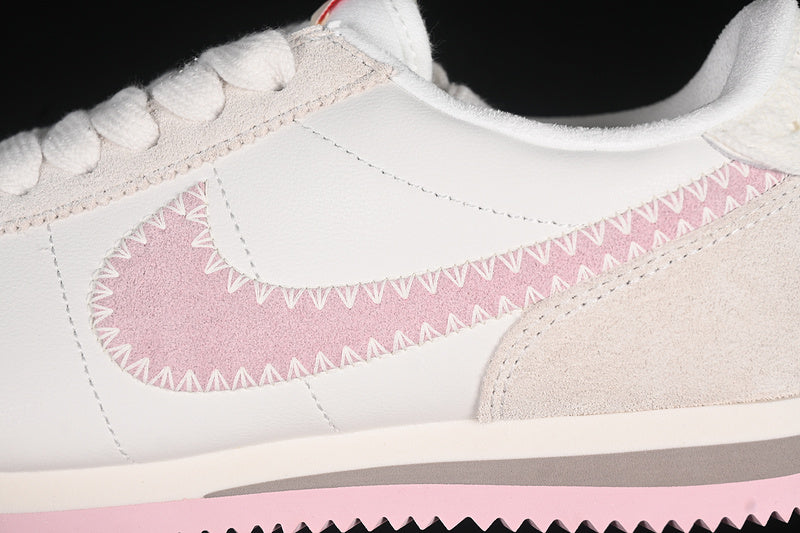 NikeUnisex Classic Cortez - Valentine's Day