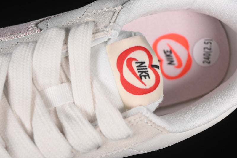 NikeUnisex Classic Cortez - Valentine's Day