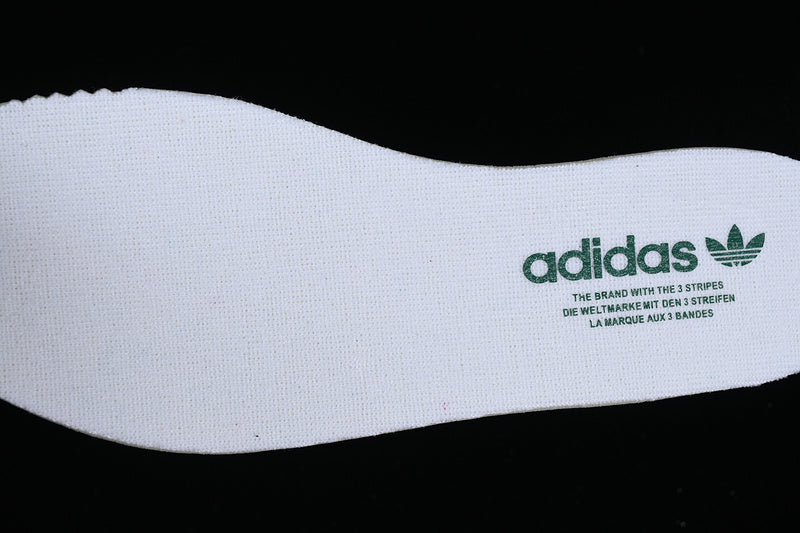 adidasUnisex Samba - White Collegiate Green