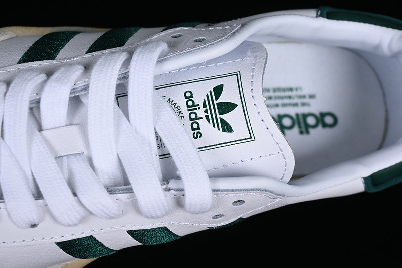 adidasUnisex Samba - White Collegiate Green