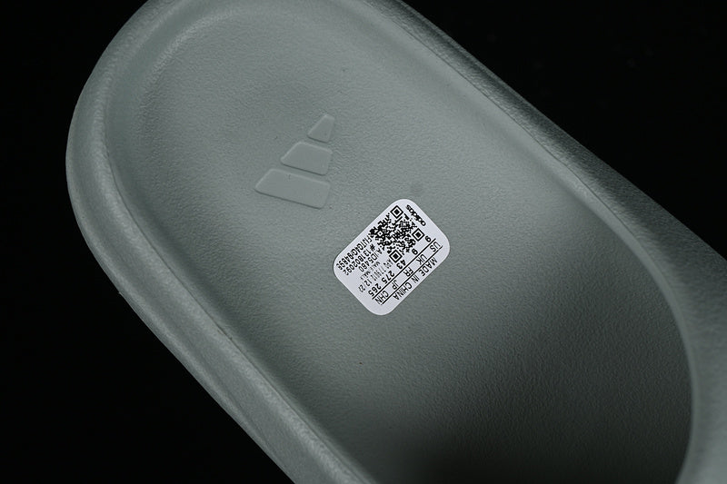 adidasUnisex Yeezy Slide - Salt