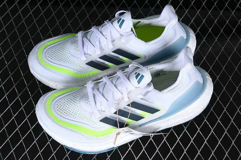 adidasUnisex UltraBoost Light - Arctic White