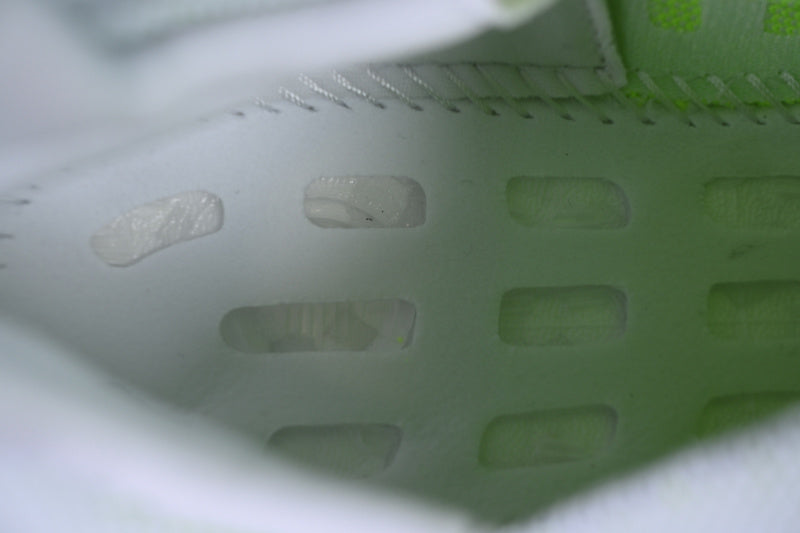 adidasUnisex UltraBoost Light - Arctic White