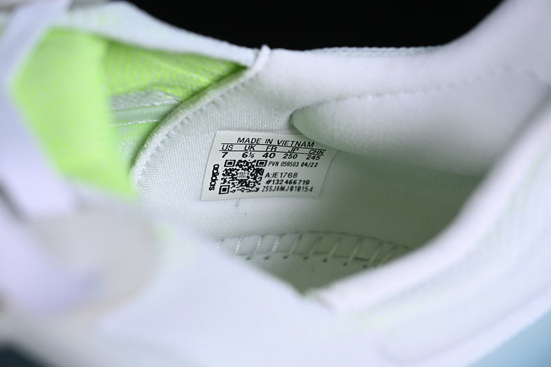 adidasUnisex UltraBoost Light - Arctic White