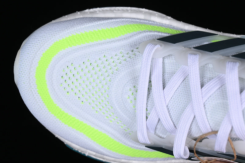 adidasUnisex UltraBoost Light - Arctic White