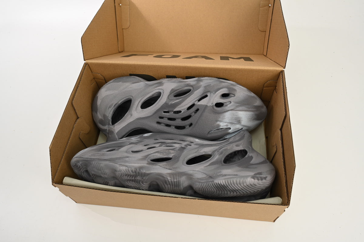 adidasMens Yeezy Foam RNR - MX Granite