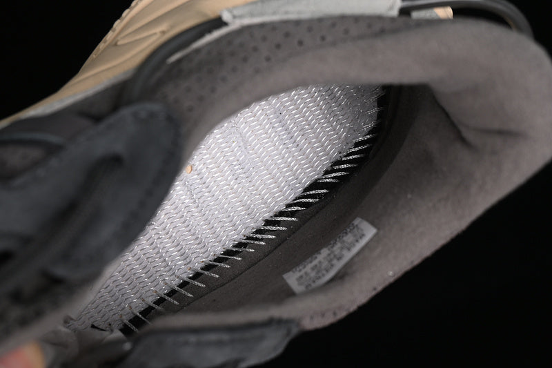 adidasUnisex Ozweego - Charcoal Sand