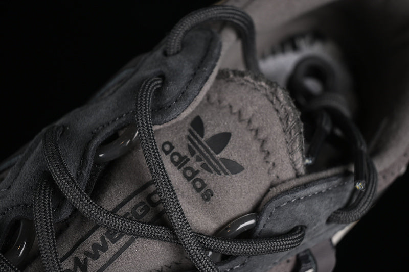 adidasUnisex Ozweego - Charcoal Sand