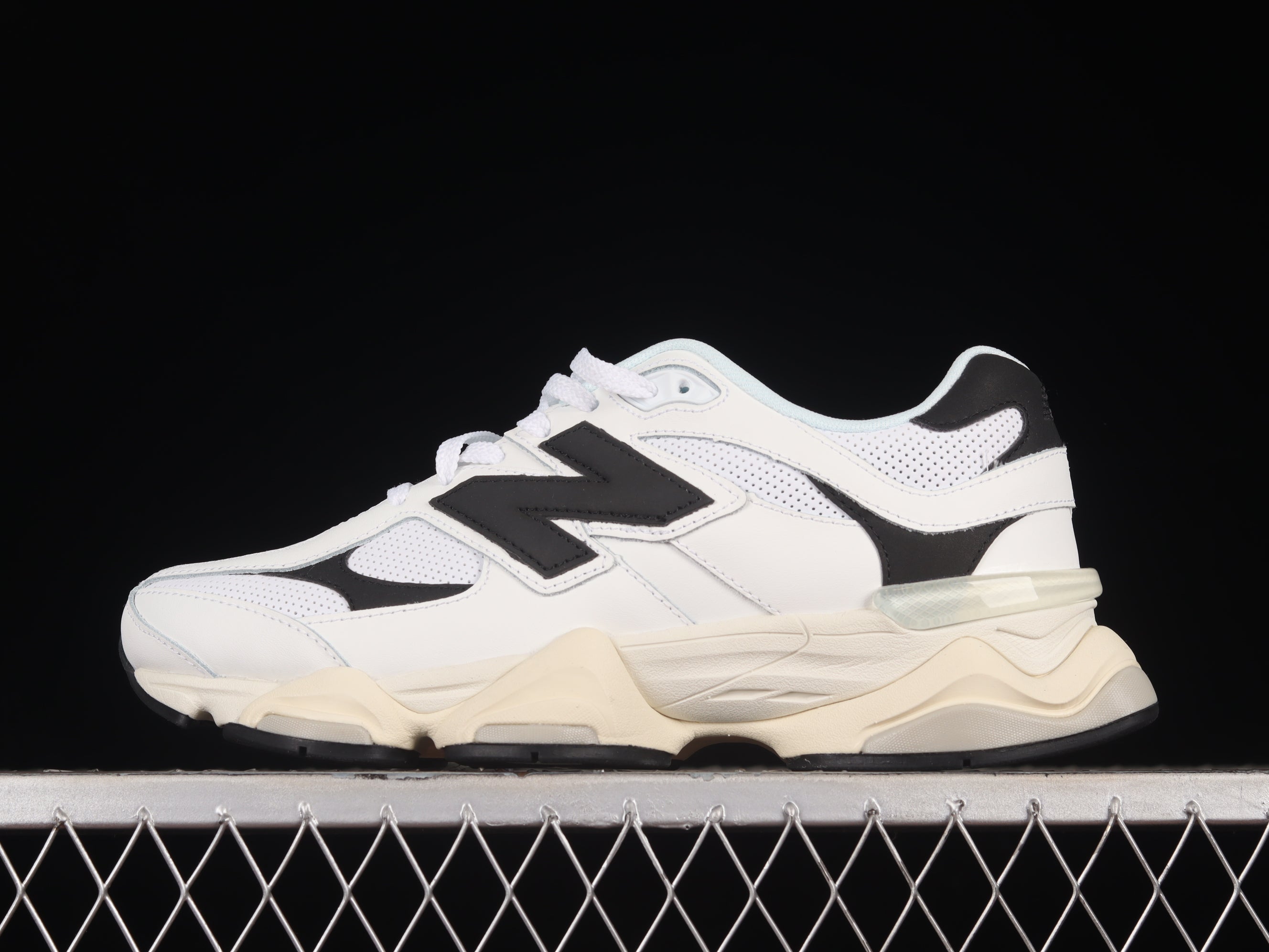 New Balance 9060 - White/Black