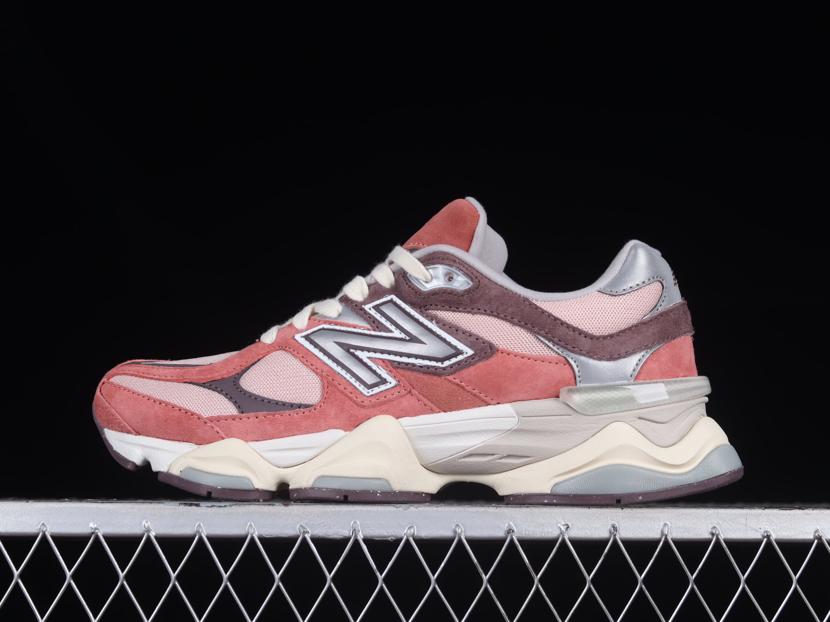 New Balance 9060 - Cherry Blossom