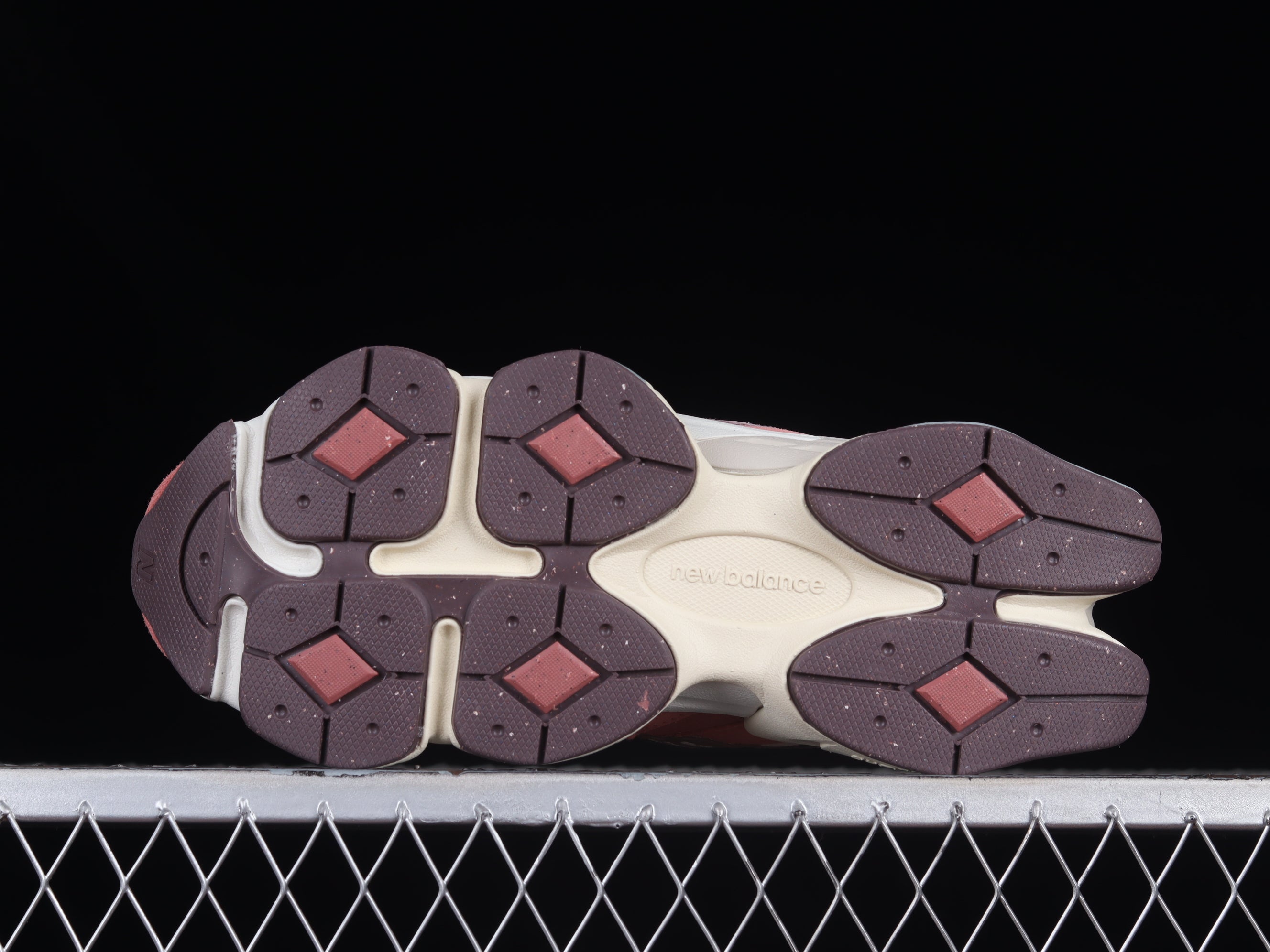 New Balance 9060 - Cherry Blossom