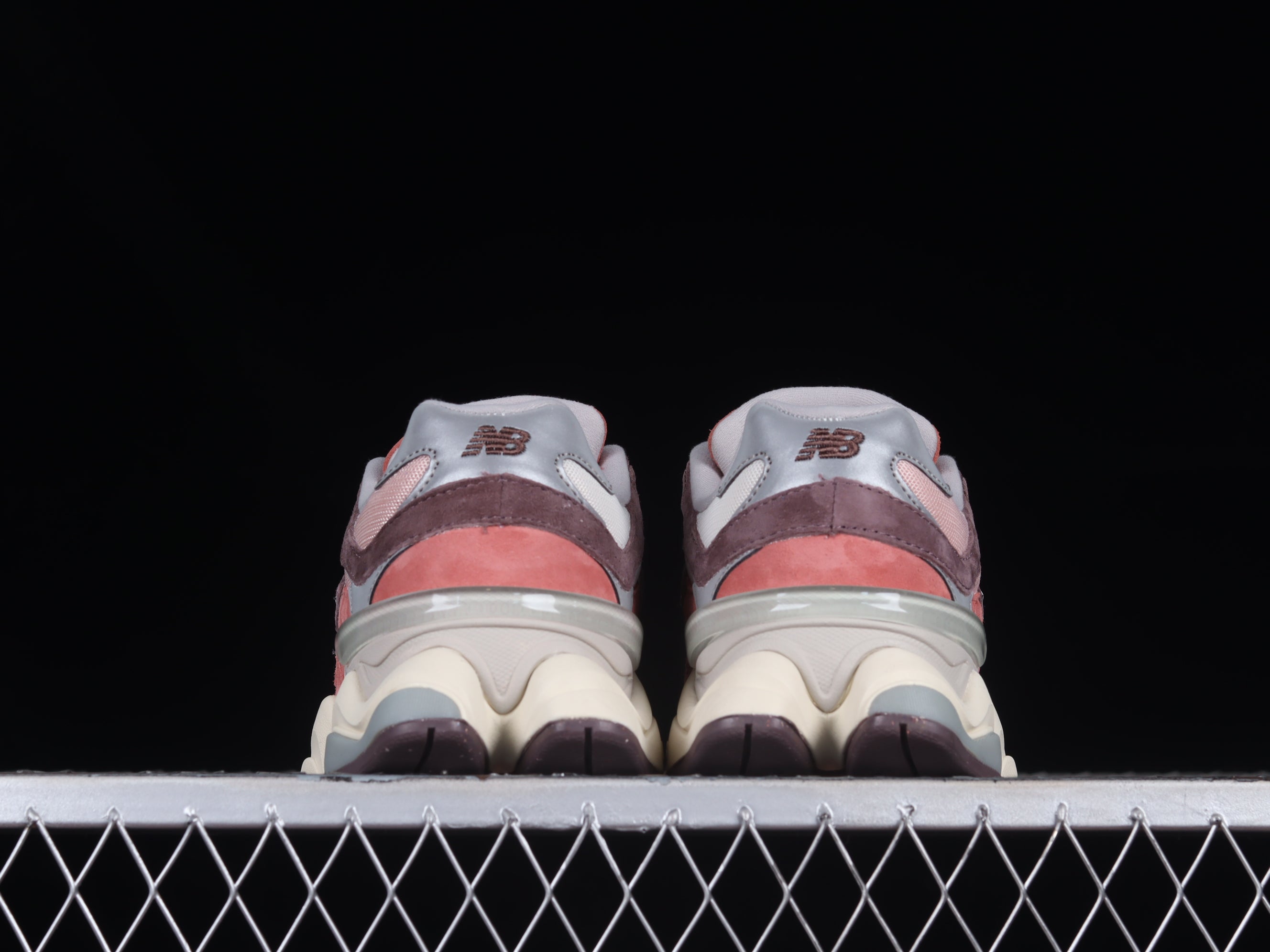 New Balance 9060 - Cherry Blossom