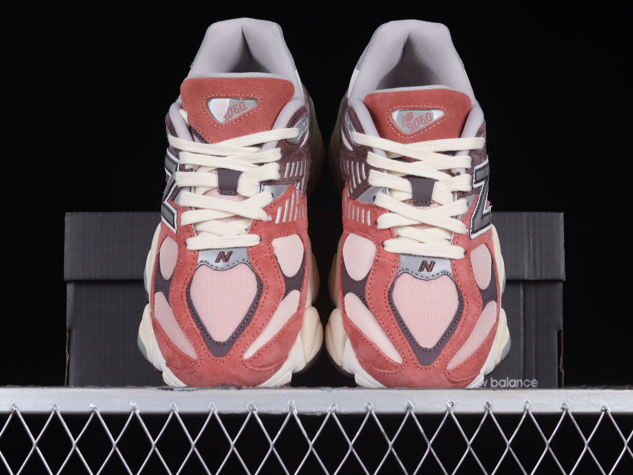 New Balance 9060 - Cherry Blossom