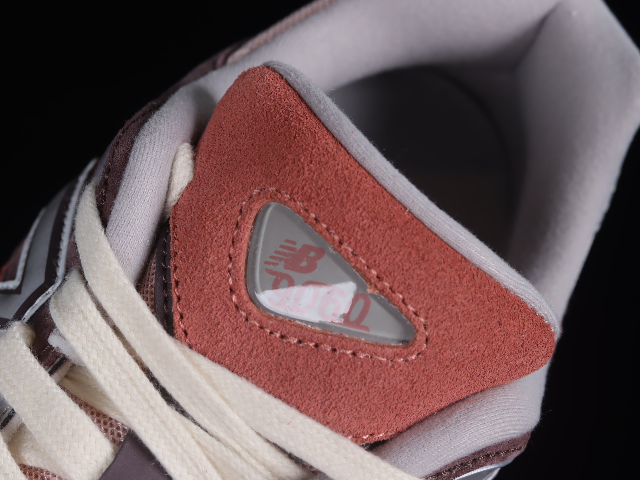 New Balance 9060 - Cherry Blossom