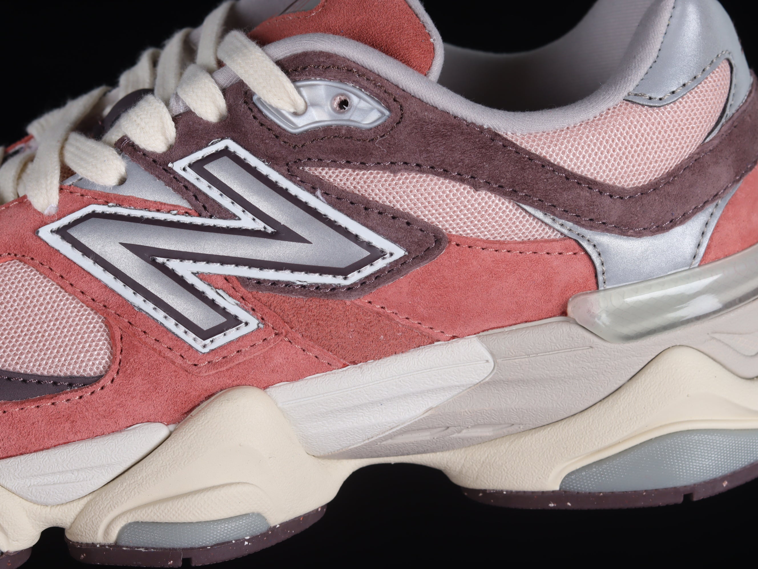 New Balance 9060 - Cherry Blossom