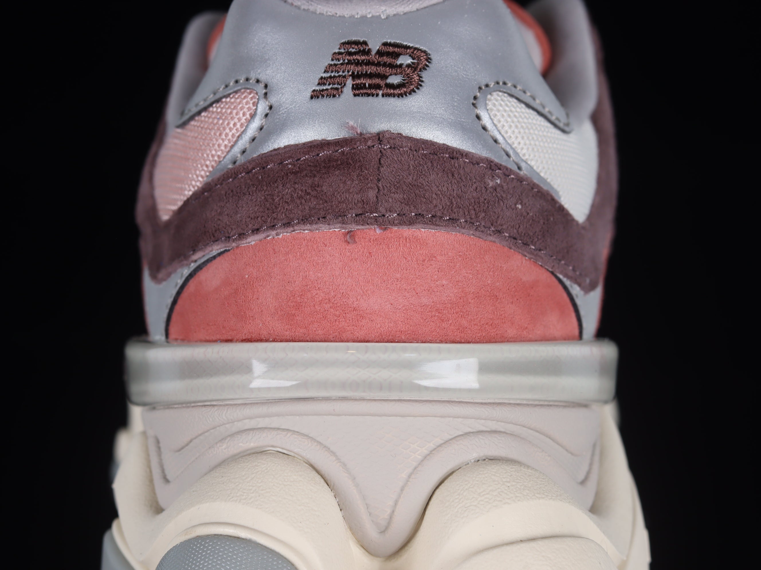 New Balance 9060 - Cherry Blossom