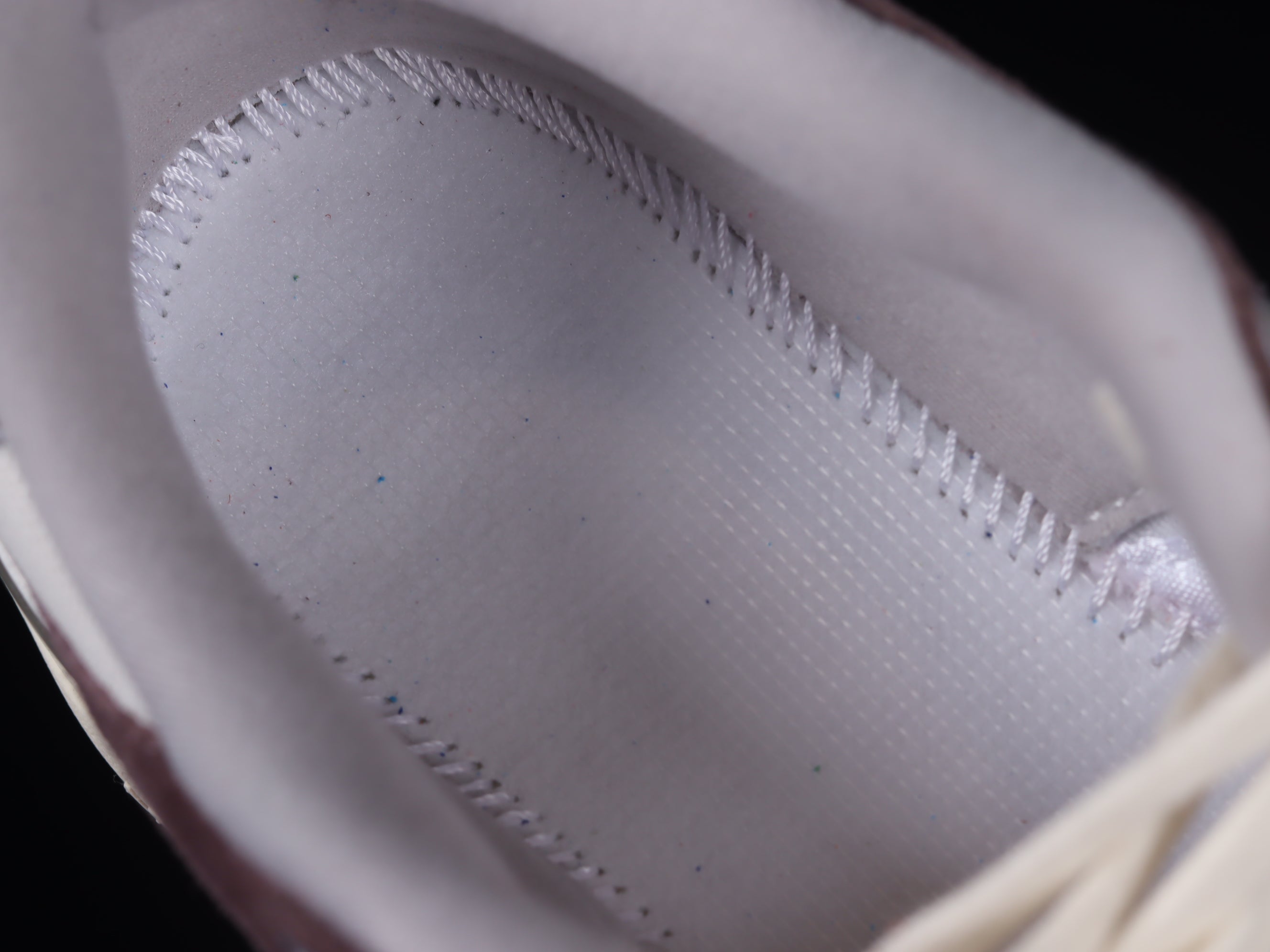 New Balance 9060 - Cherry Blossom