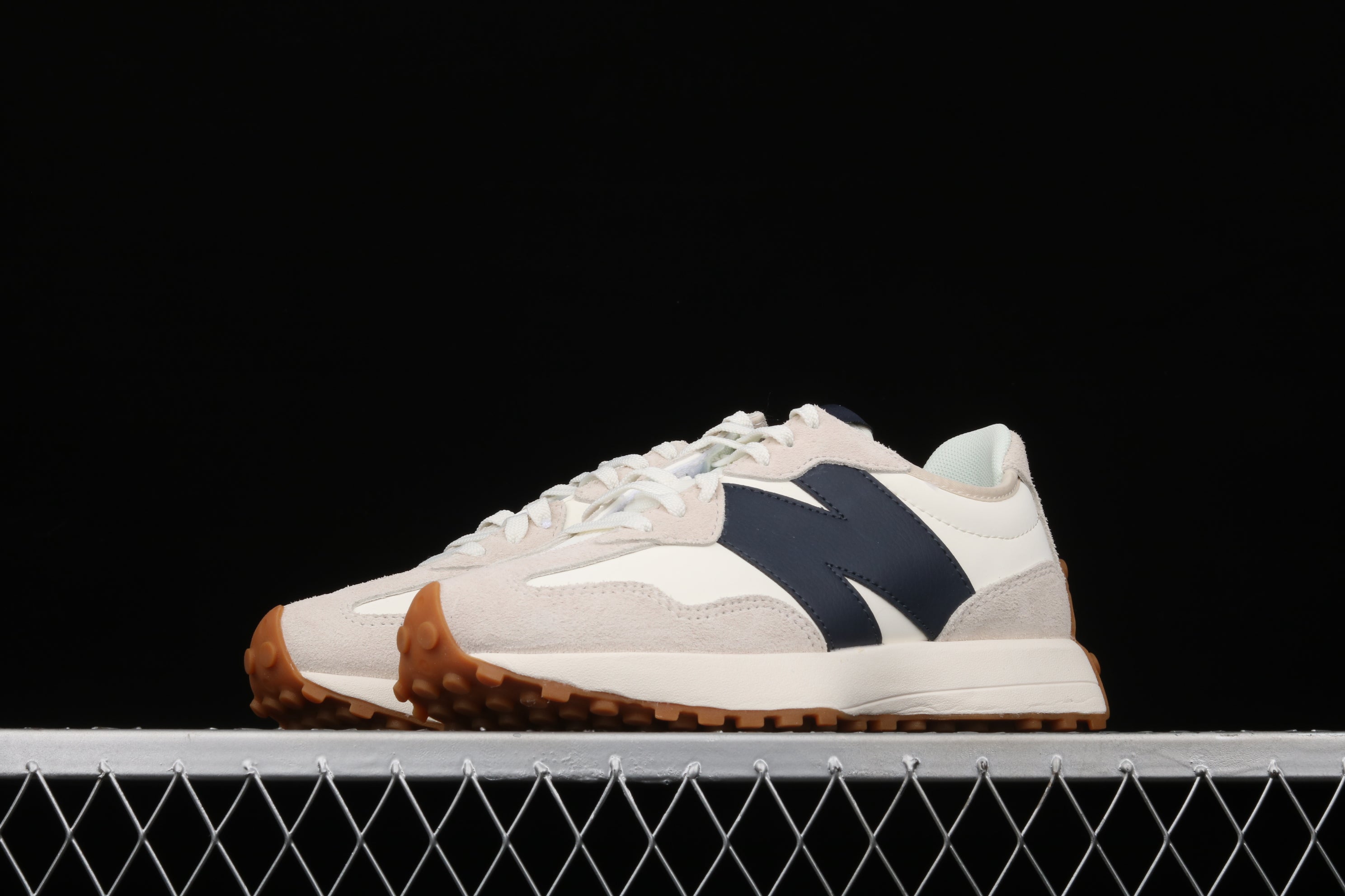 New Balance 327 - White