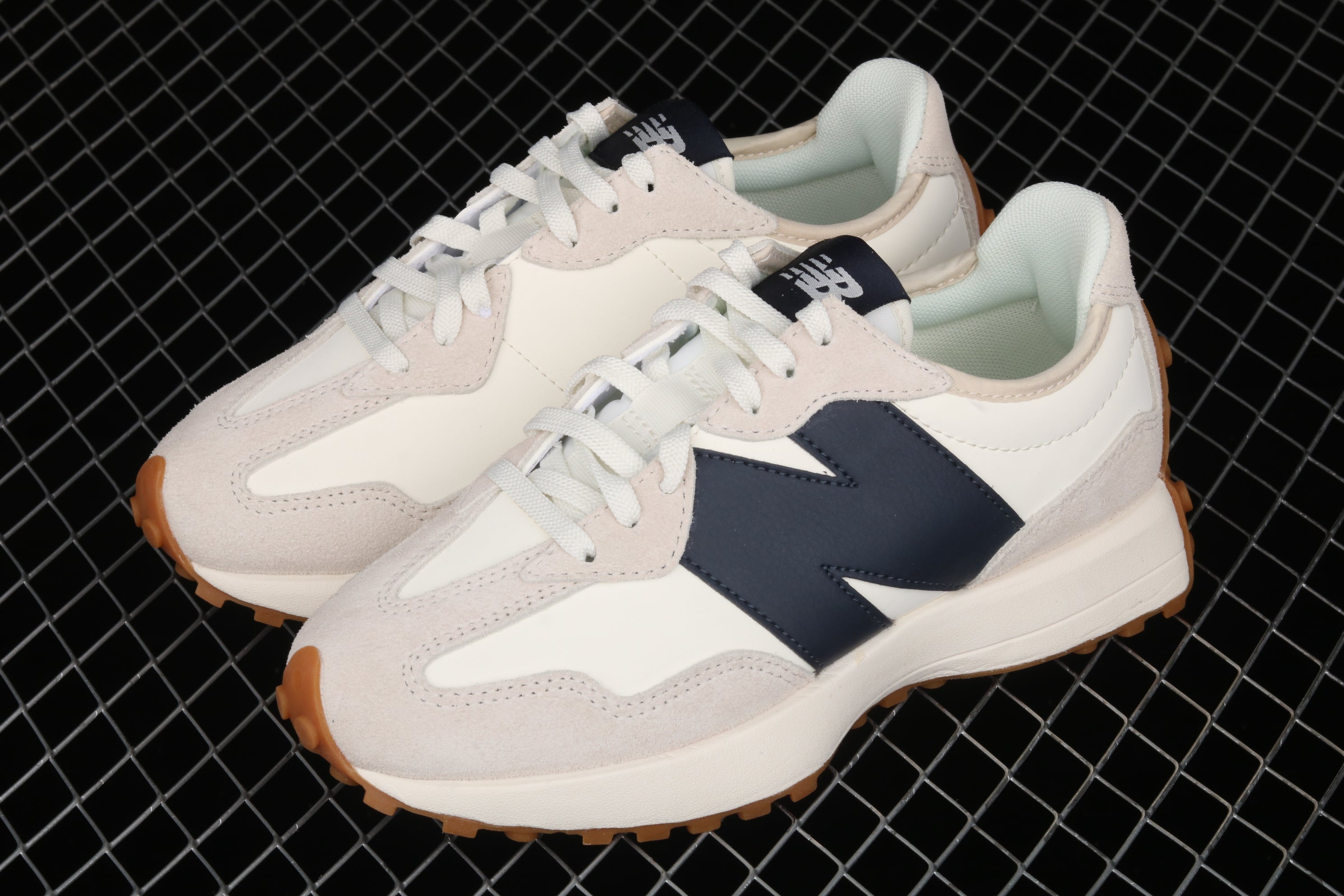 New Balance 327 - White