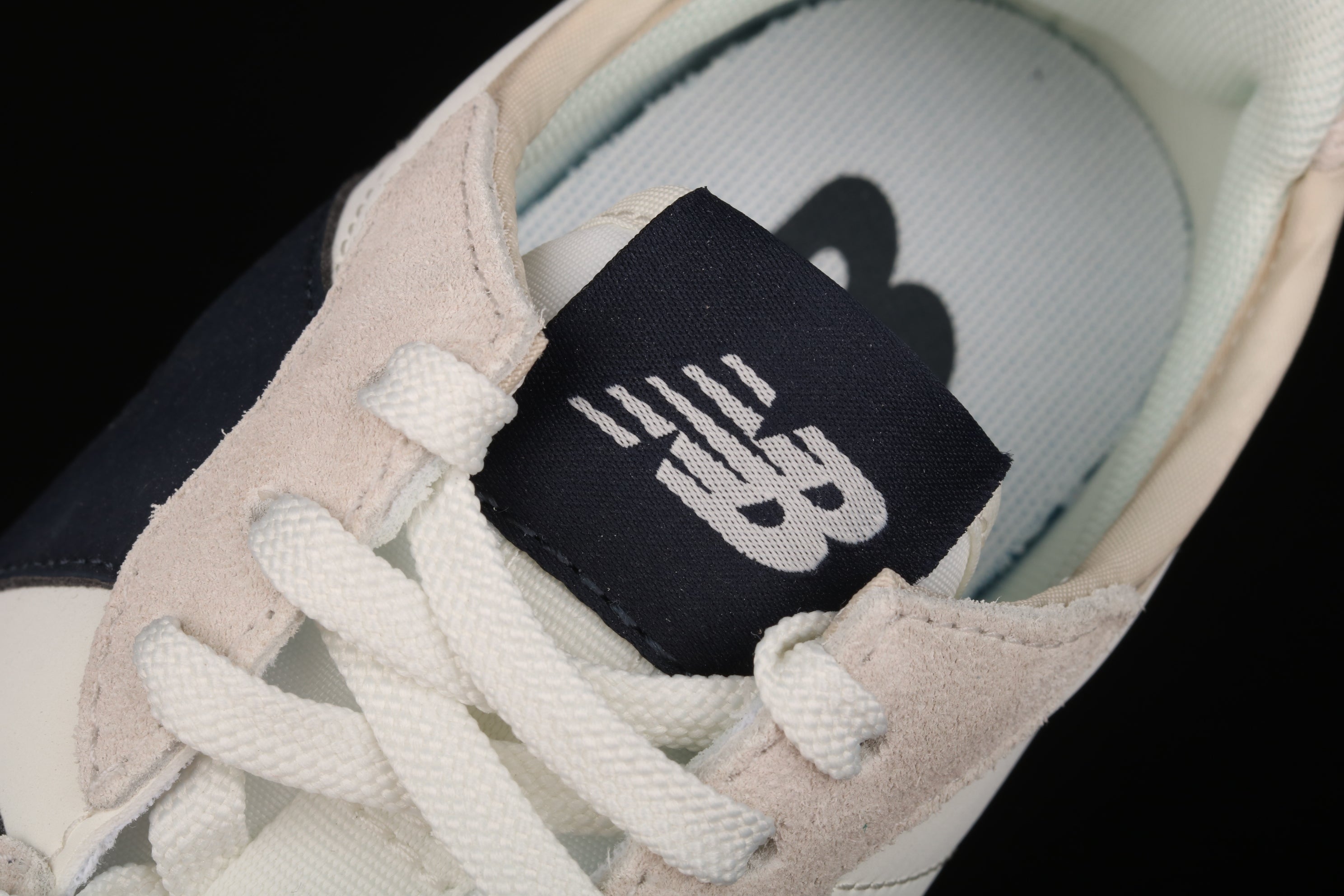 New Balance 327 - White