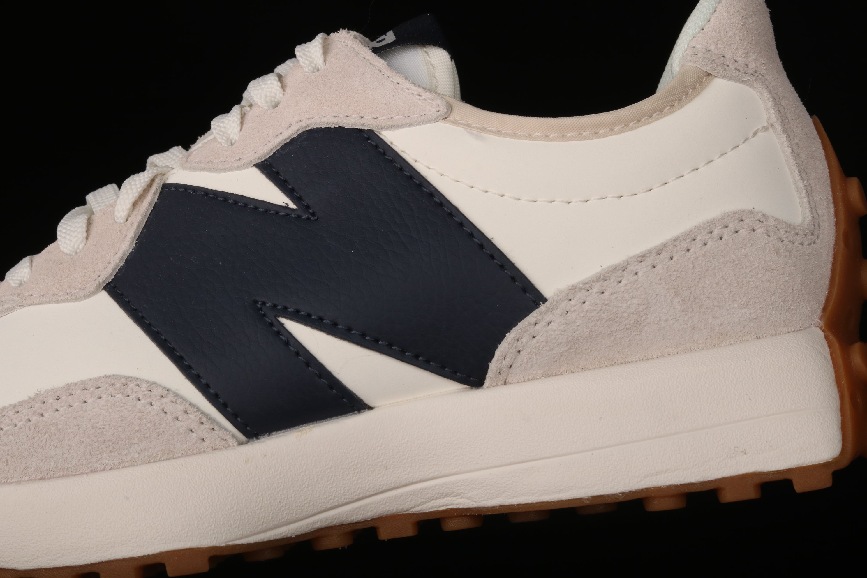 New Balance 327 - White