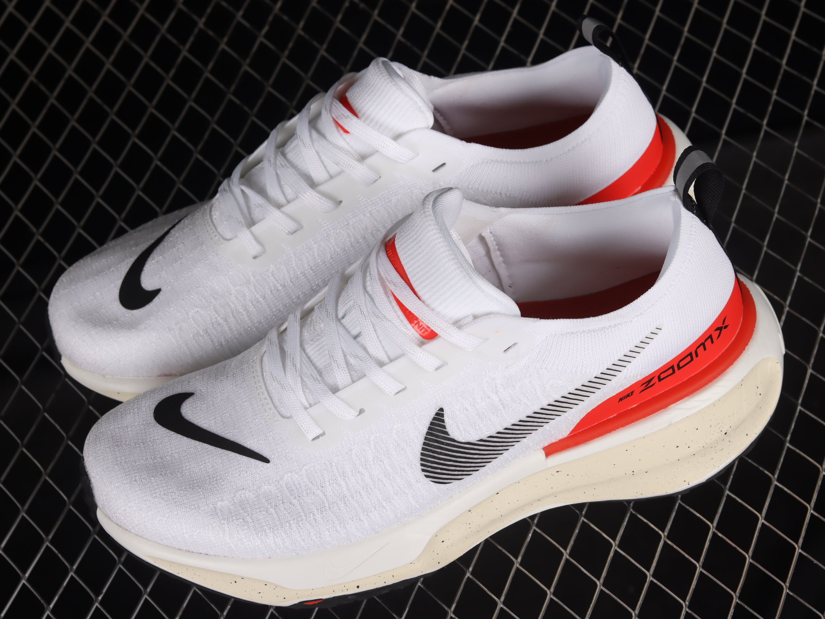 NikeUnisex Zoom x Invincible Run Flyknit 3 - White