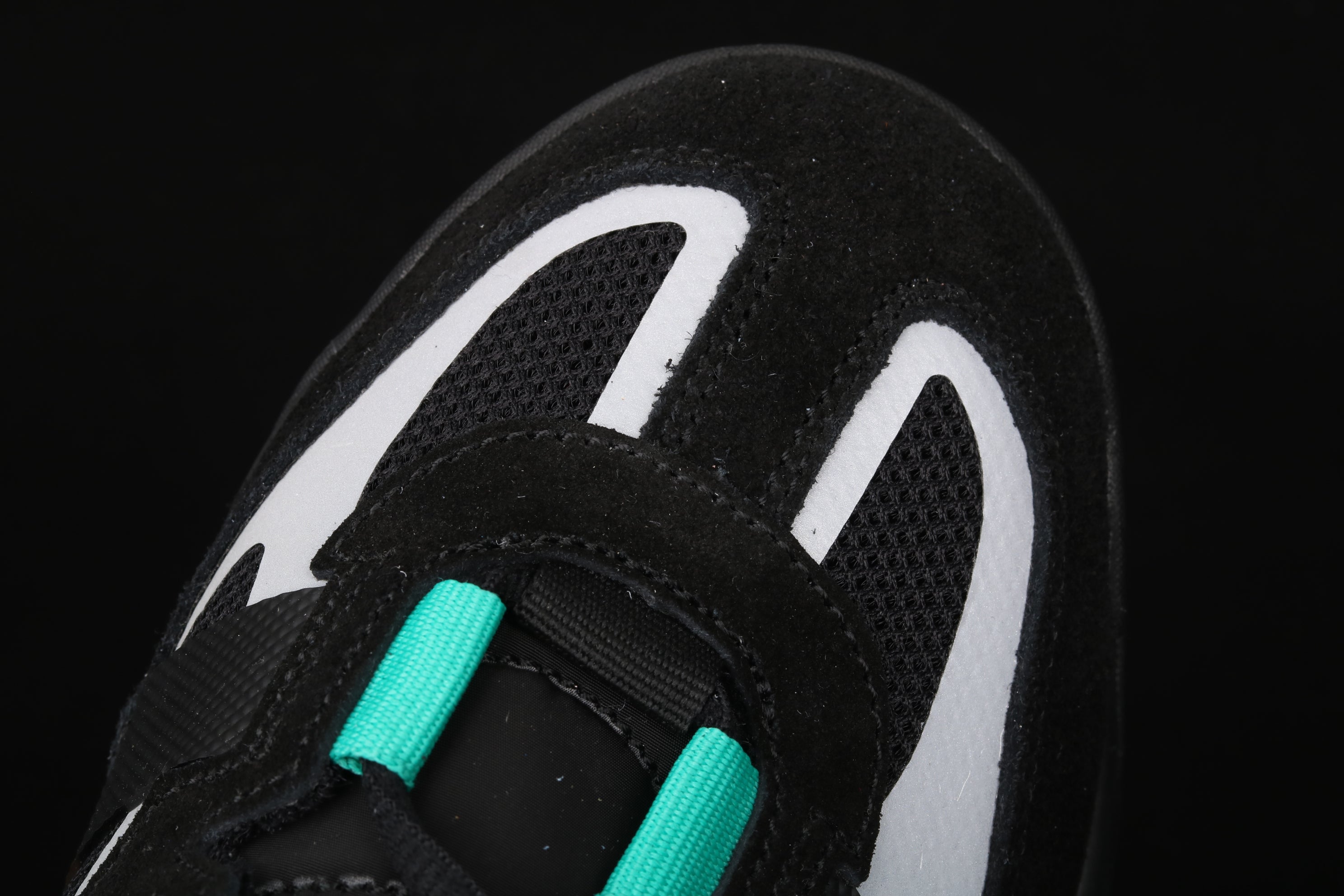 adidasUnisex Niteball Black Sub - Green