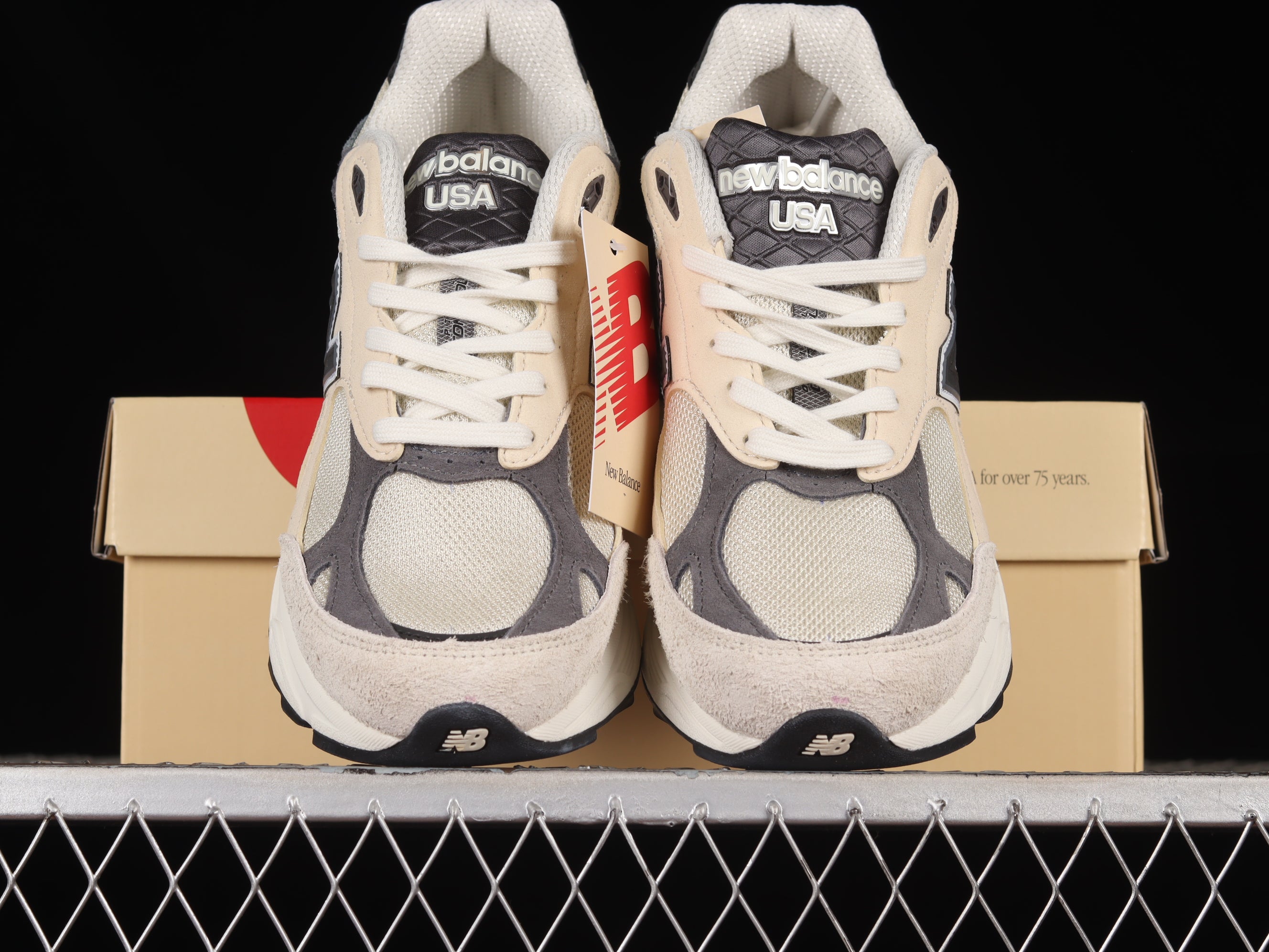 New Balance 990v3 - Moonbeam