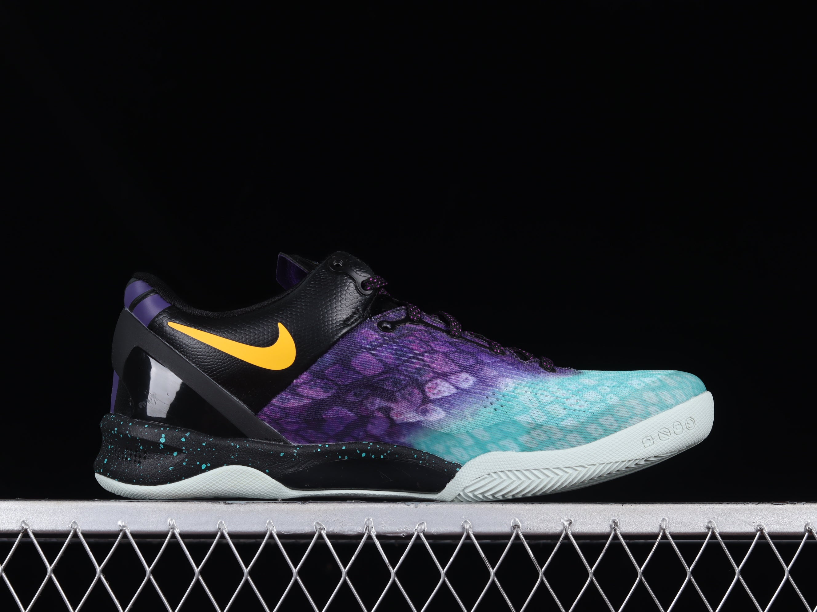 NikeMens Kobe 8 - Easter